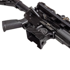 Magwell pro AR-15 - namontovaný na pušce - spodní pohled